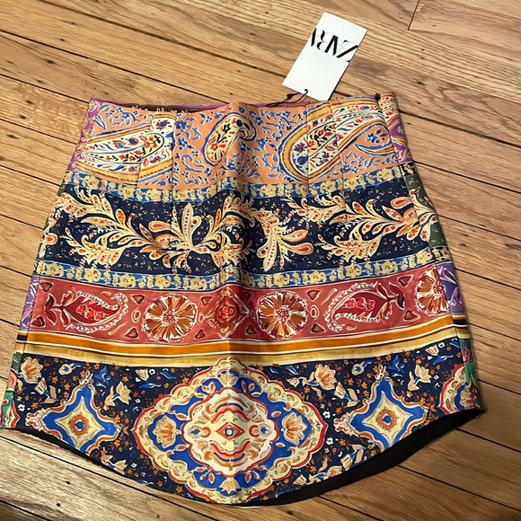 Zara Dresses & Skirts - NWT Zara Women's Skirt Paisley Victorian Mini Skirt Size S Multicolor Side Zip